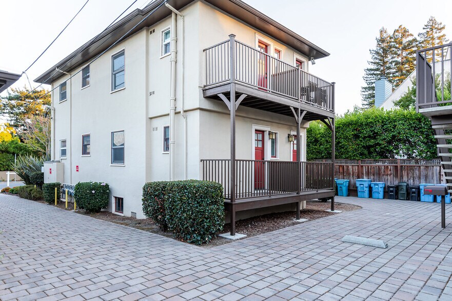 Building Photo - 317 Hawthorne Ave