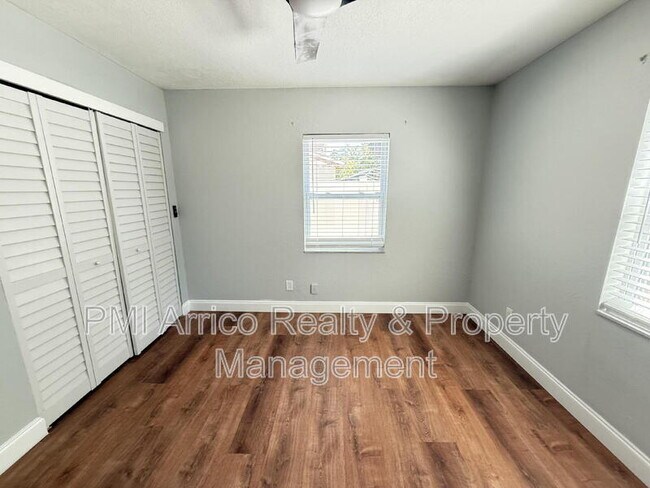 Building Photo - 2809 Marconi St
