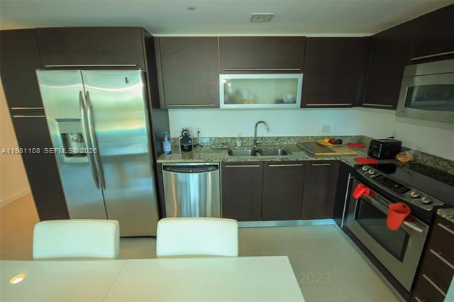 Building Photo - 950 Brickell Bay Dr