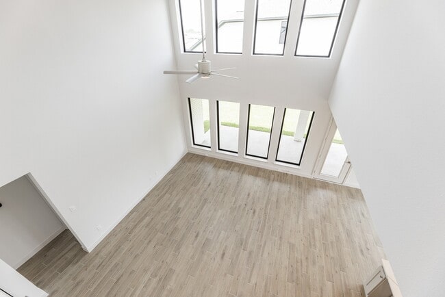 Building Photo - 10902 Overlook Pt Dr