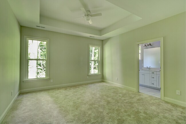 Building Photo - 248 Delview Dr