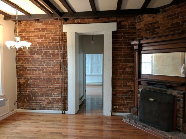 Building Photo - 6325 Marchand St