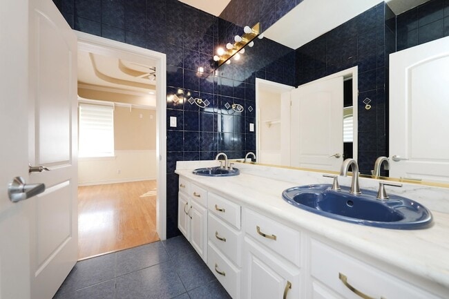 Building Photo - 314 Bordeaux Dr