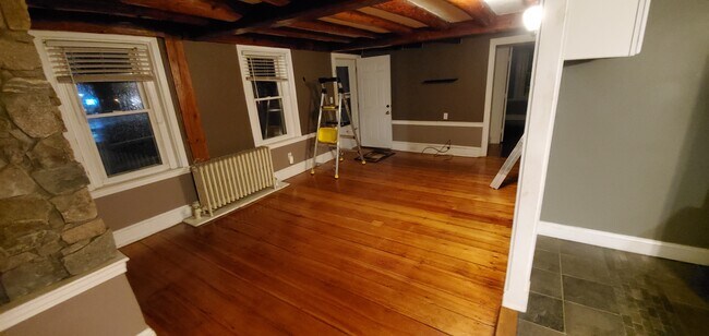 Building Photo - 458 Market St.
