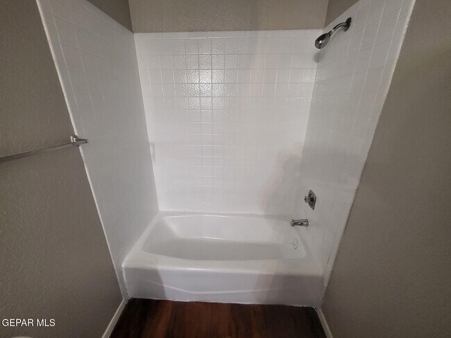 Building Photo - 5209 Carousel Dr