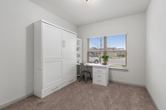 Building Photo - 100 Deserti Rd