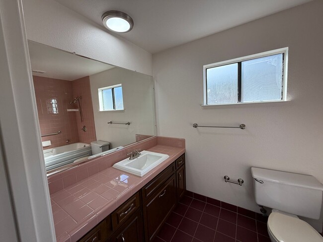 Building Photo - Single story home located in the Stonewood neighborhood!