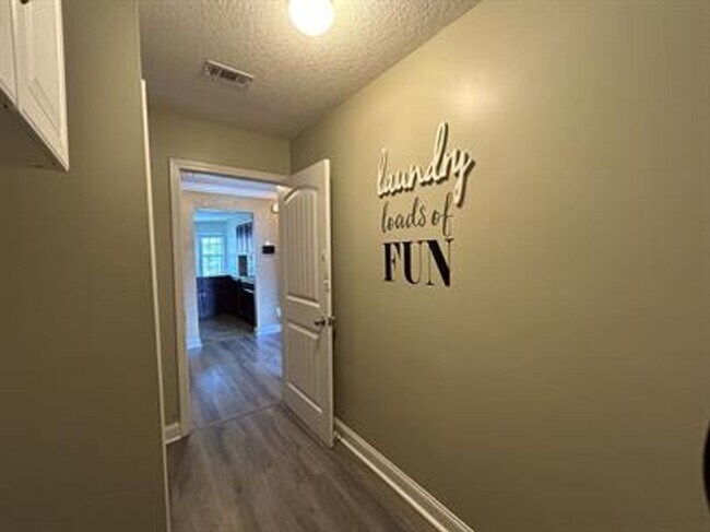 Building Photo - FALL MOVE-IN SPECIAL: $500 OFF 1st MONTH'S...