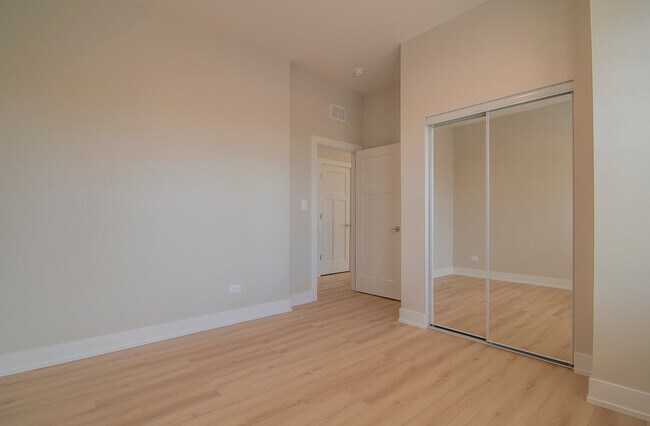 Building Photo - 1546 N Homan Ave.