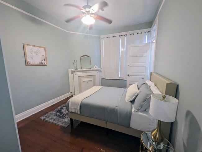 Building Photo - 5107 Dryades St