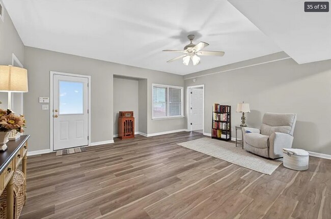 Building Photo - 5 Bed 4 Bath Multi Family House