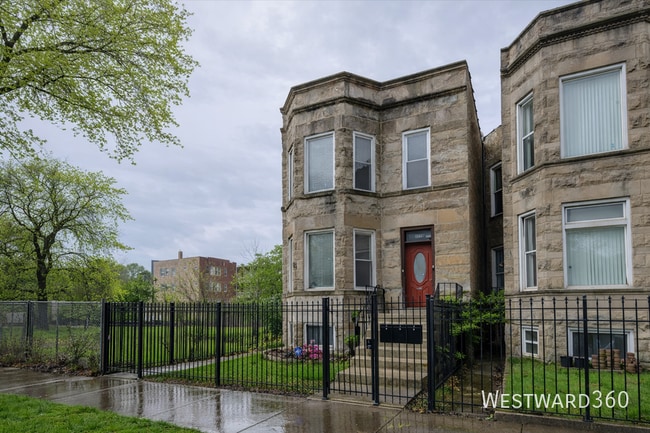 Building Photo - 6550 S Drexel Ave