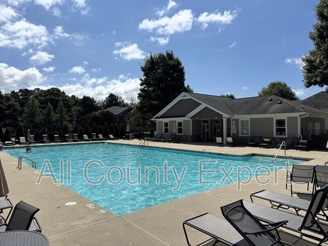 Building Photo - 4215 Hopewell Manor Dr