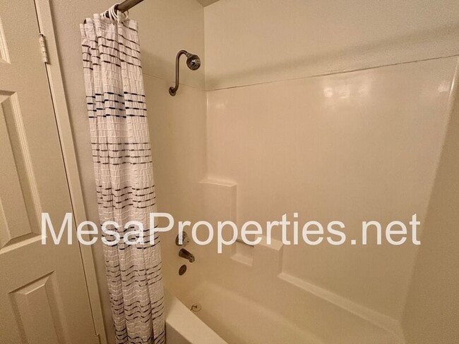 Building Photo - 932 W Arrow Hwy