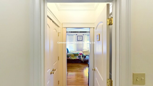 Building Photo - 27 Glenville Ave