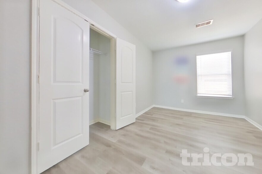 Building Photo - 417 Palomino Stand Dr