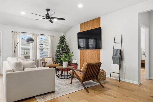 Building Photo - 6604 Coalinga Ln