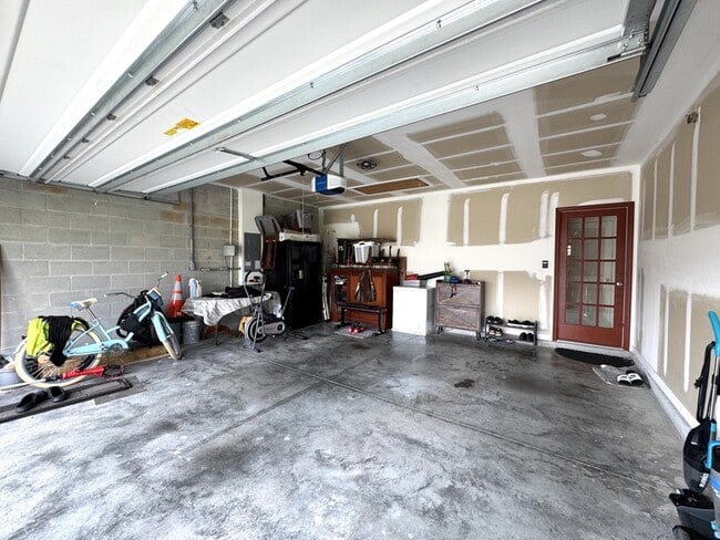 Building Photo - 239 Willow Bend Dr