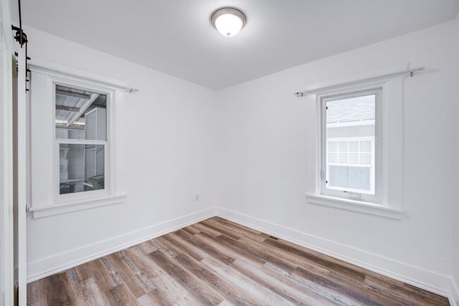 Building Photo - JUST LISTED! The Perfect Place for Students to Call Home