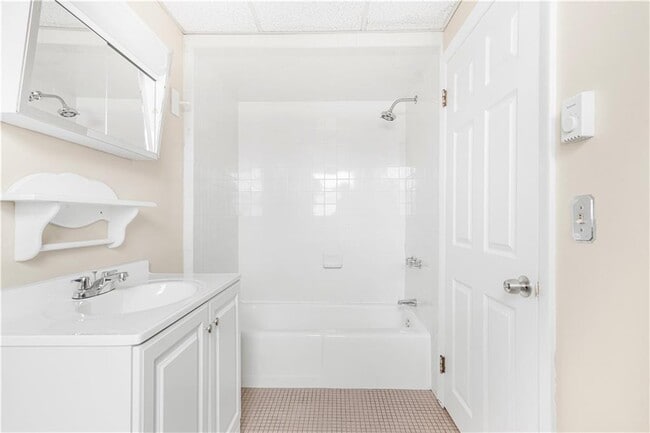 Building Photo - 3421 Pawtucket Ave