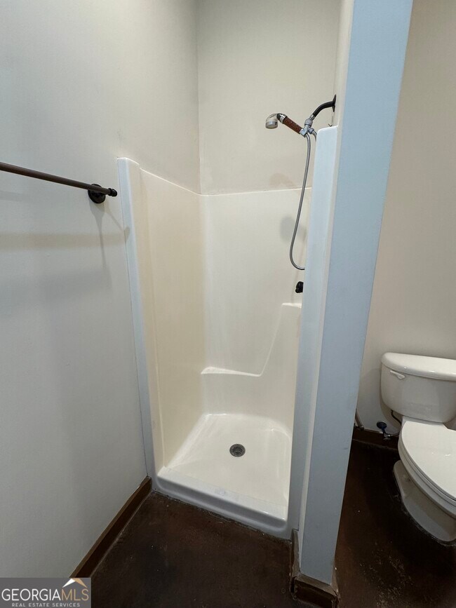 Building Photo - 250 Martha Dr