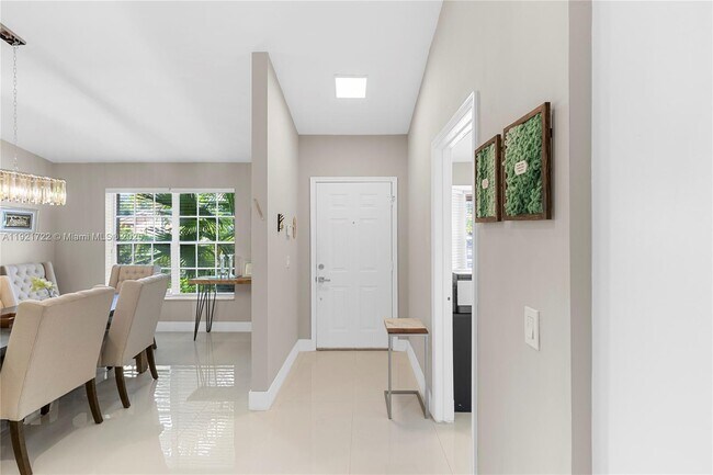 Building Photo - 19648 Back 9 Dr