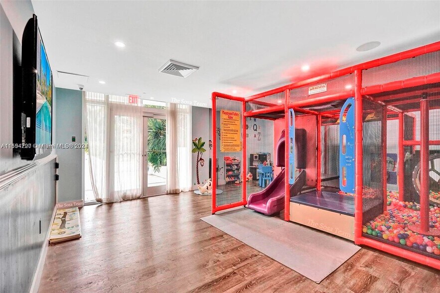 Amenities - 950 Brickell Bay Dr