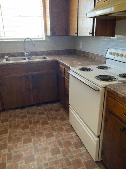 Building Photo - 1201 Bluff Dr