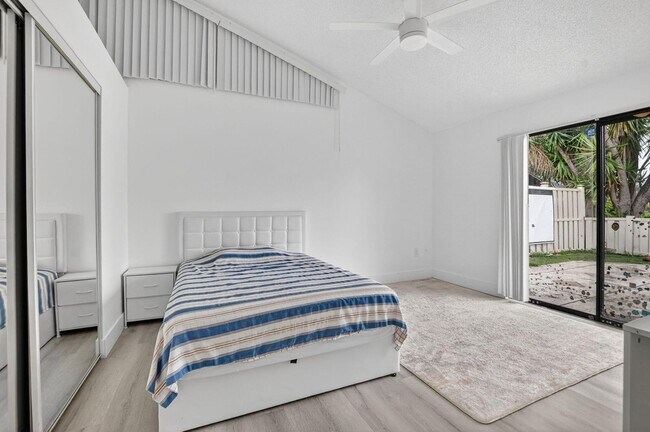 Building Photo - 9903 Boca Gardens Trail