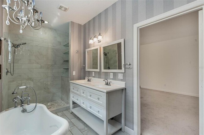 Building Photo - 7284 Hawksnest Blvd