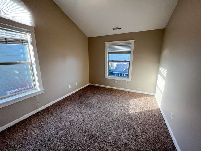 Building Photo - 1164 SW Sequoia Ln