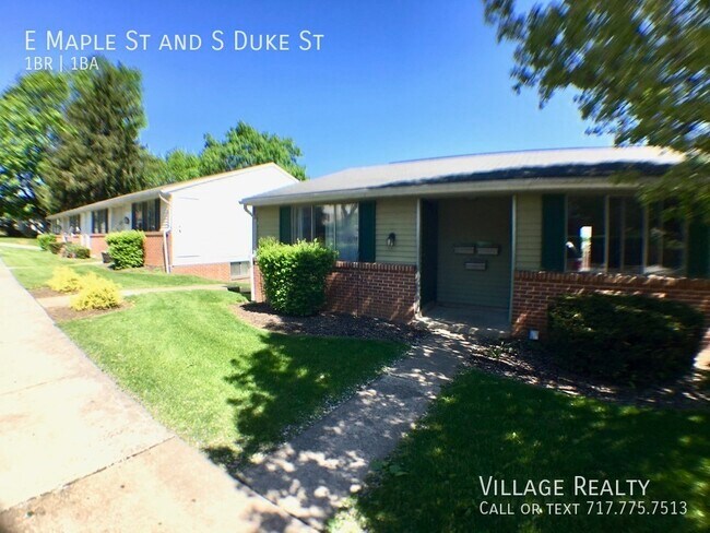 Building Photo - 461 E Maple St