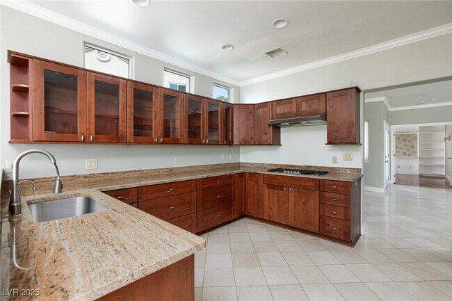 Building Photo - 8949 Diamond Falls Dr