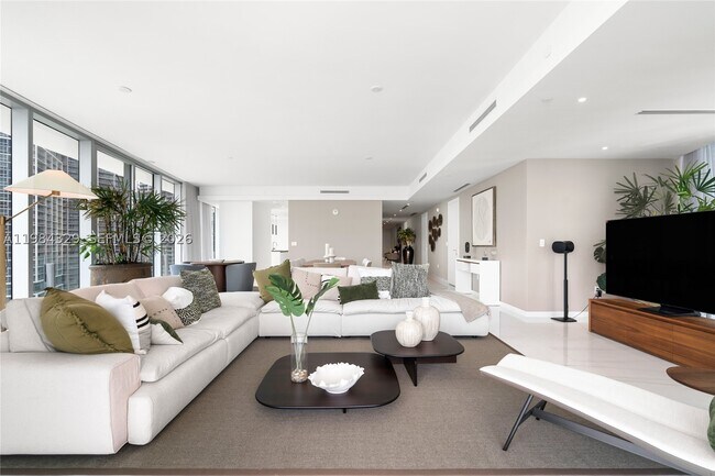 Building Photo - 300 Biscayne Blvd