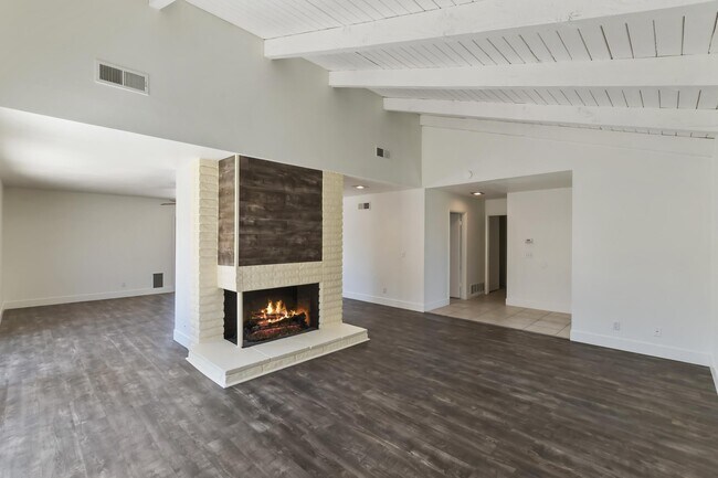 Building Photo - 73625 Haystack Rd