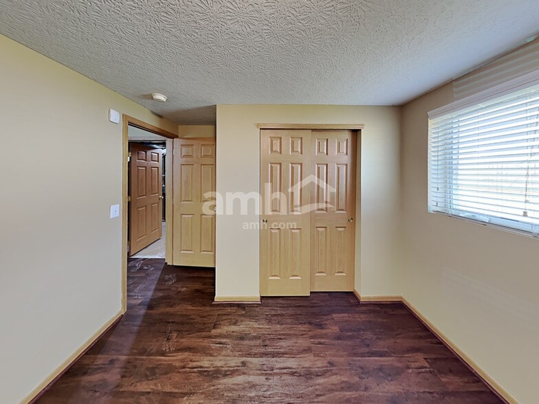 Building Photo - 818 Bent Oak Dr