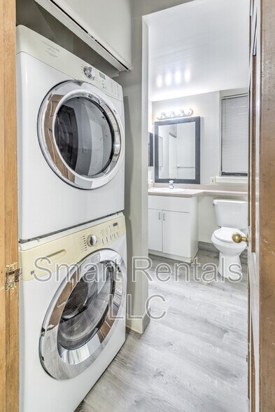 Building Photo - 3823 McRee Ave
