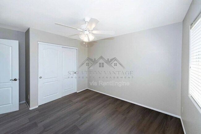 Building Photo - 618 E Payton Cir