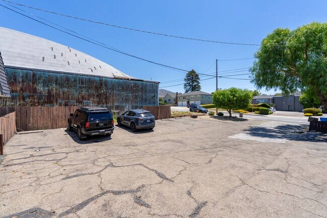 Building Photo - 350 Pismo St