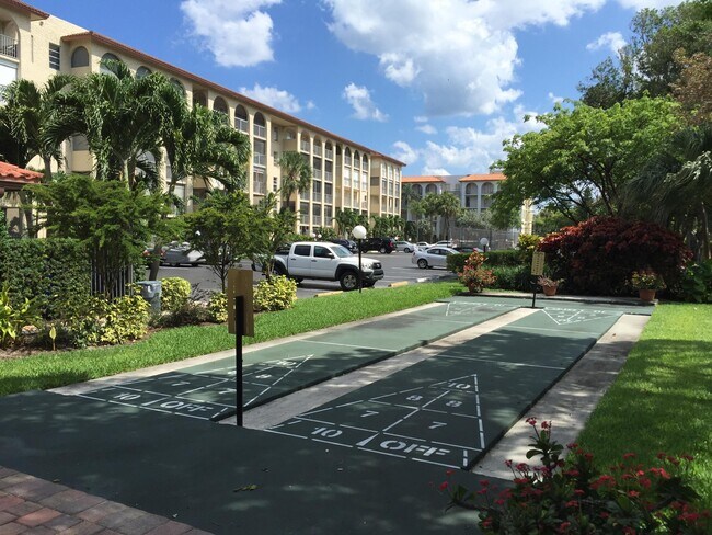Building Photo - 950 Ponce De Leon Rd