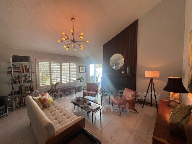 Building Photo - 43584 Via Magellan Dr