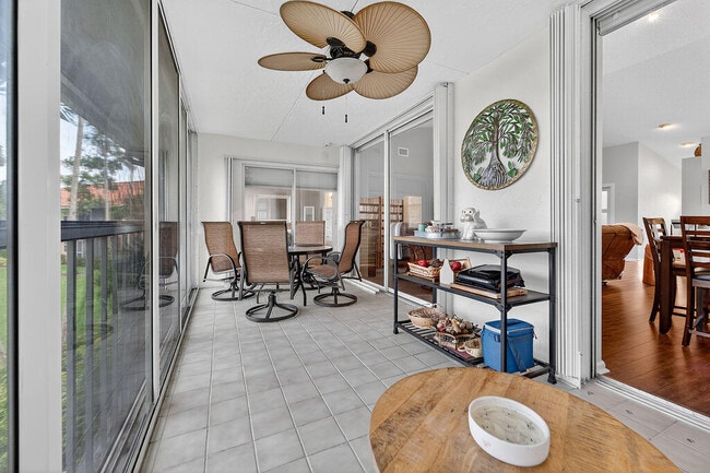 Building Photo - 9673 Shadybrook Dr