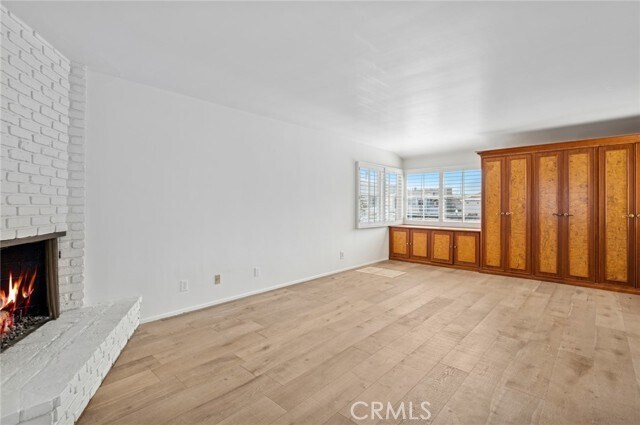 Building Photo - 121 Onyx Ave