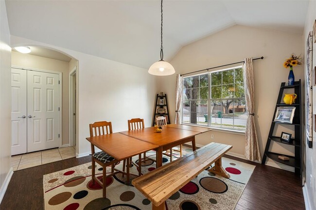 Building Photo - 601 Pebblestone Walk Dr