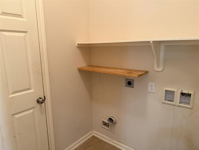 Building Photo - 10518 Rustling Villas Ln