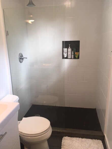 Building Photo - 26413 Birch Pl