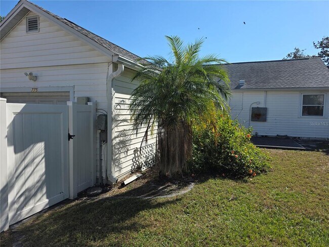 Building Photo - 775 20th Ave N