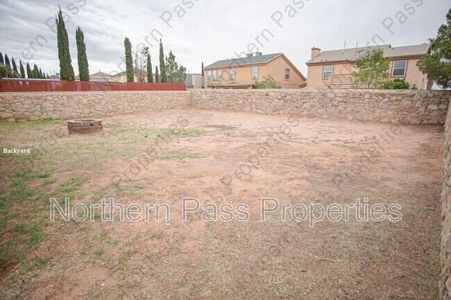 Building Photo - 10790 Adin St