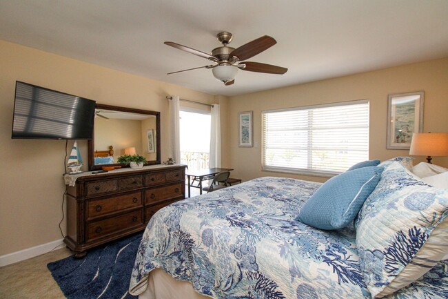Building Photo - ** 2/2 ON THE BEACH CONDO WITH SPECTACULAR...