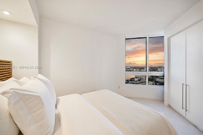 Building Photo - 6365 Collins Ave